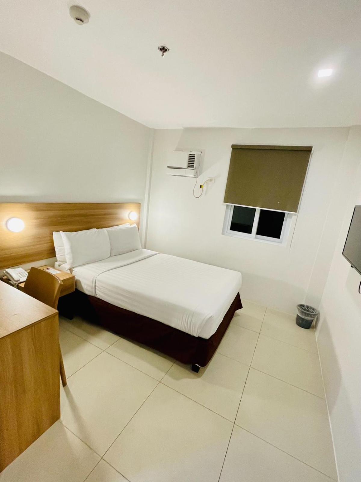 Mango Suites Tuguegarao City Exterior photo