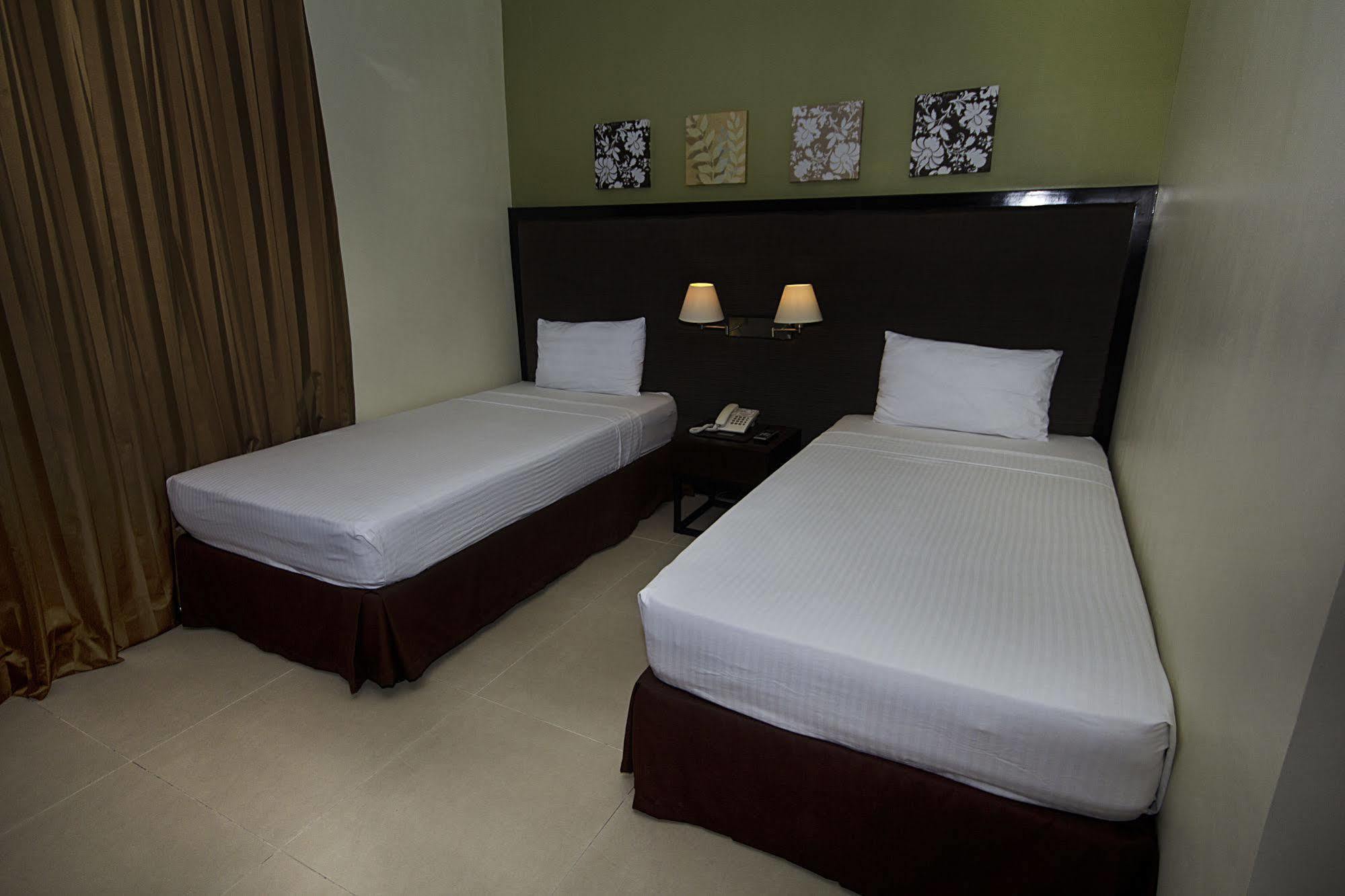 Mango Suites Tuguegarao City Exterior photo