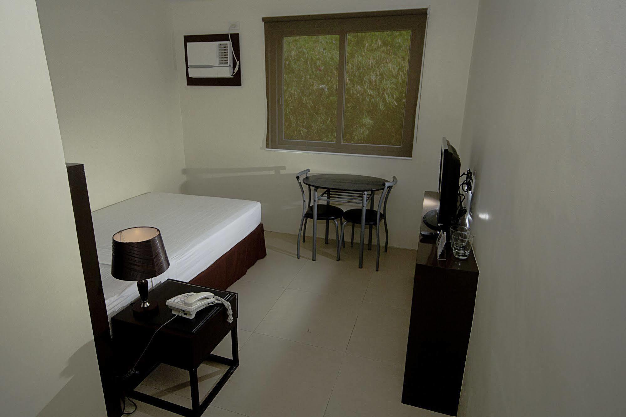 Mango Suites Tuguegarao City Exterior photo
